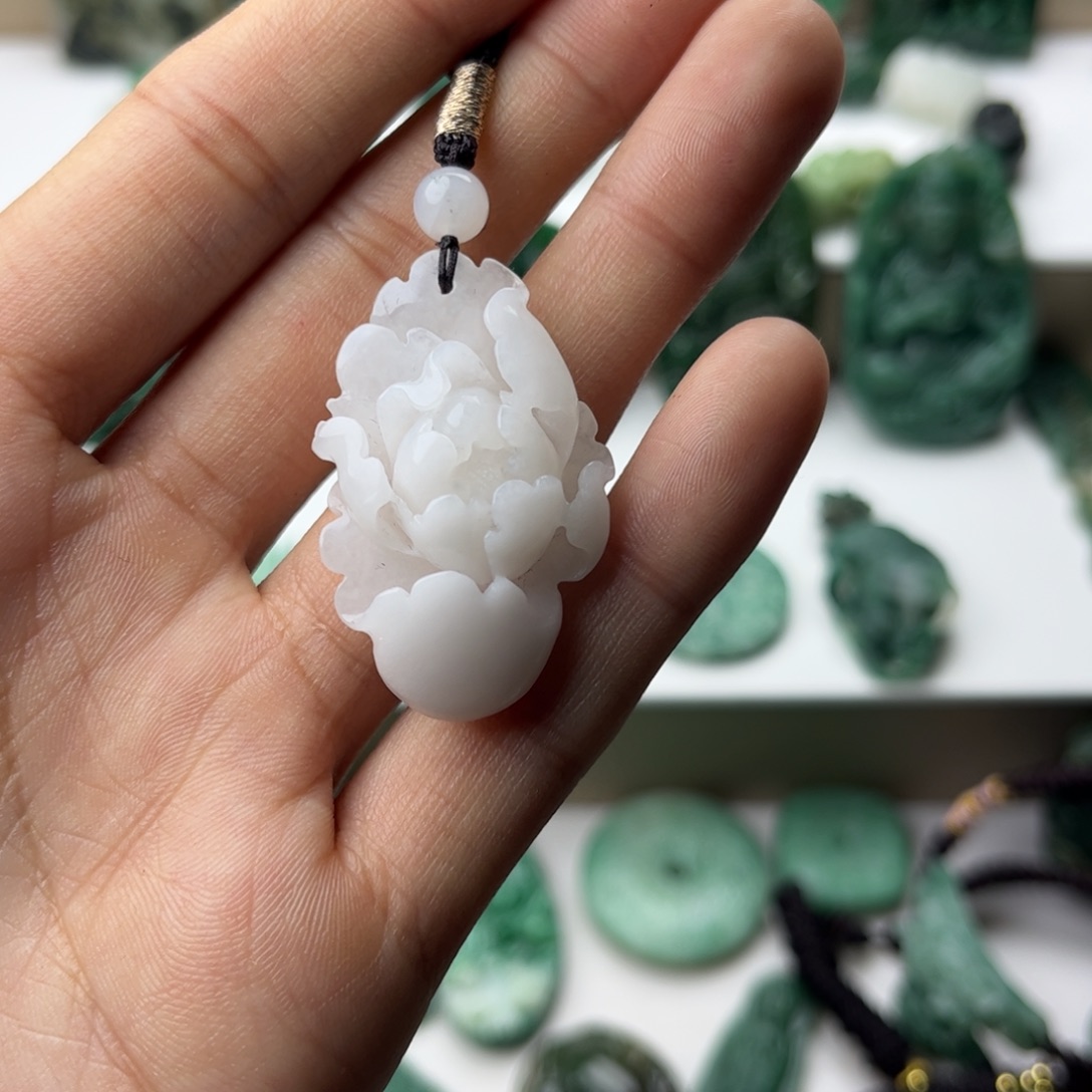 独山玉未镶嵌挂件