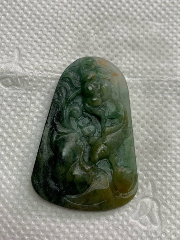 玉如军意翡翠珠宝