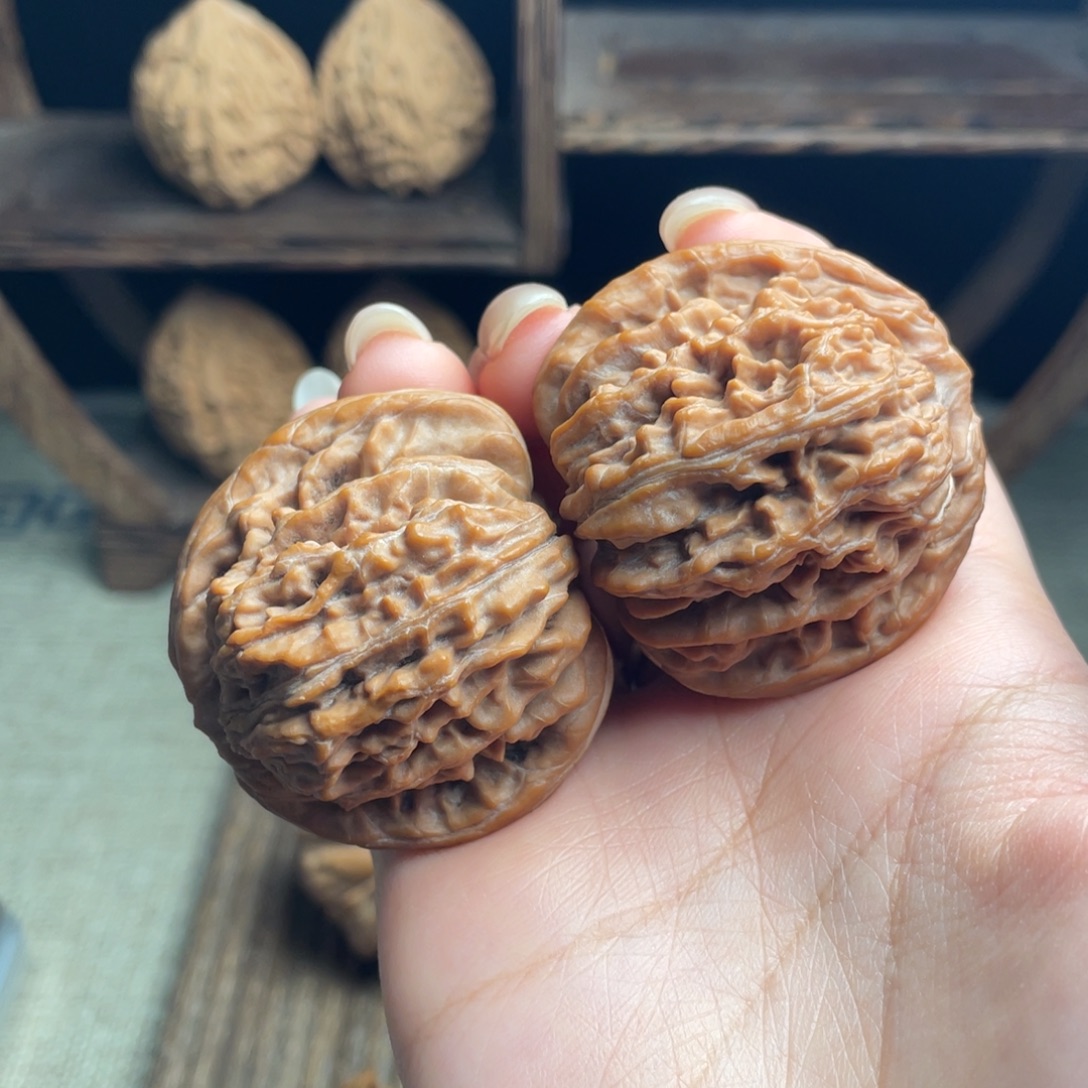 文玩核桃吊坠四座楼43 全品白茬精配毕业红皮