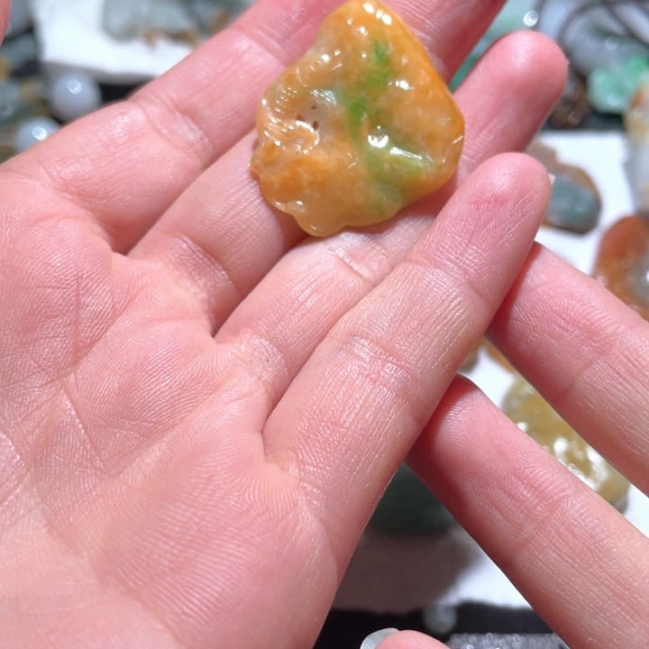 【闪购商品】翡翠颈饰未镶嵌天然翡翠