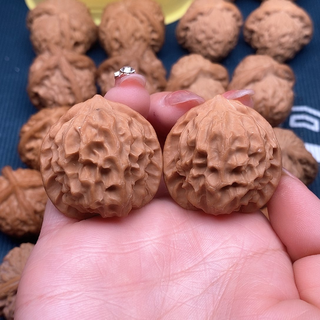 文玩核桃吊坠龙鳞36