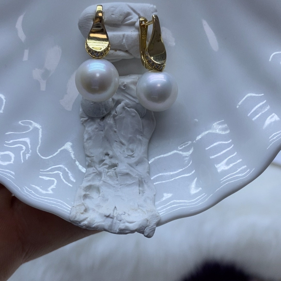 银S925镶嵌耳饰淡水珍珠