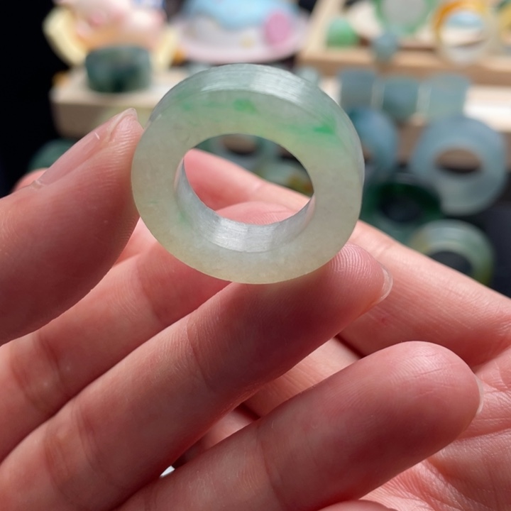 定制翡翠未镶嵌戒指