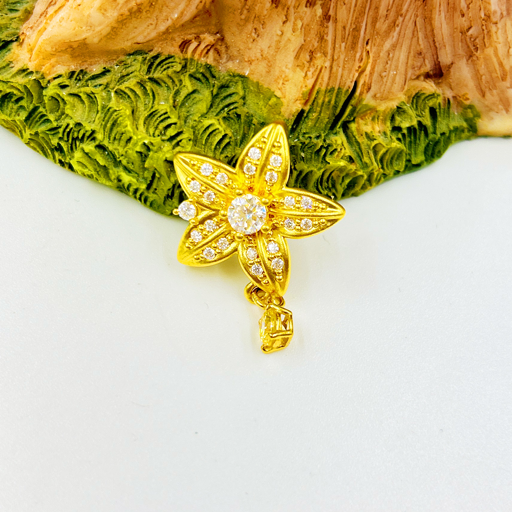 足金999 镶嵌  五瓣花吊坠 5D工艺黄金按克卖A1