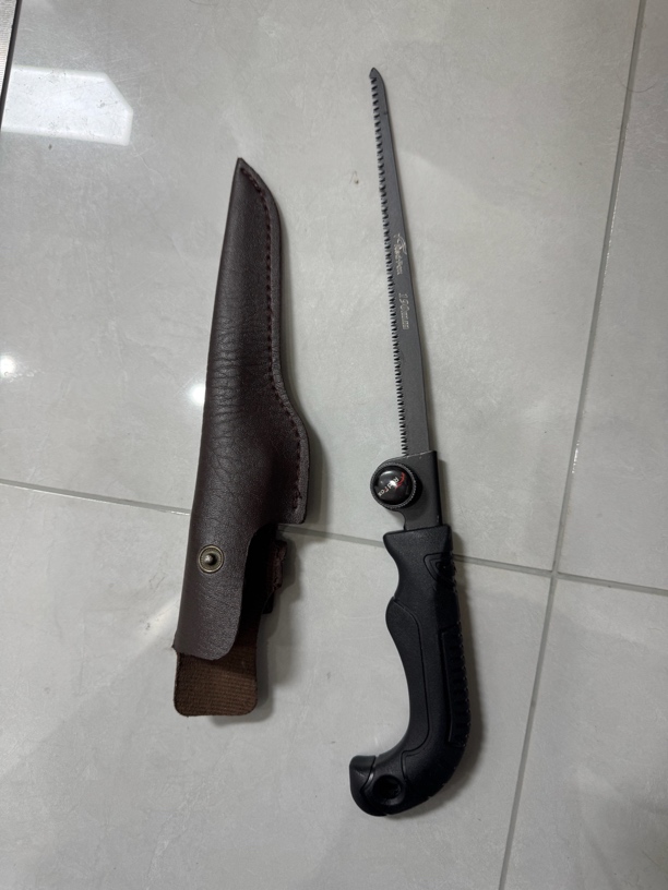 户外专用小型手持锯子细齿设计快速切割家用园林锯