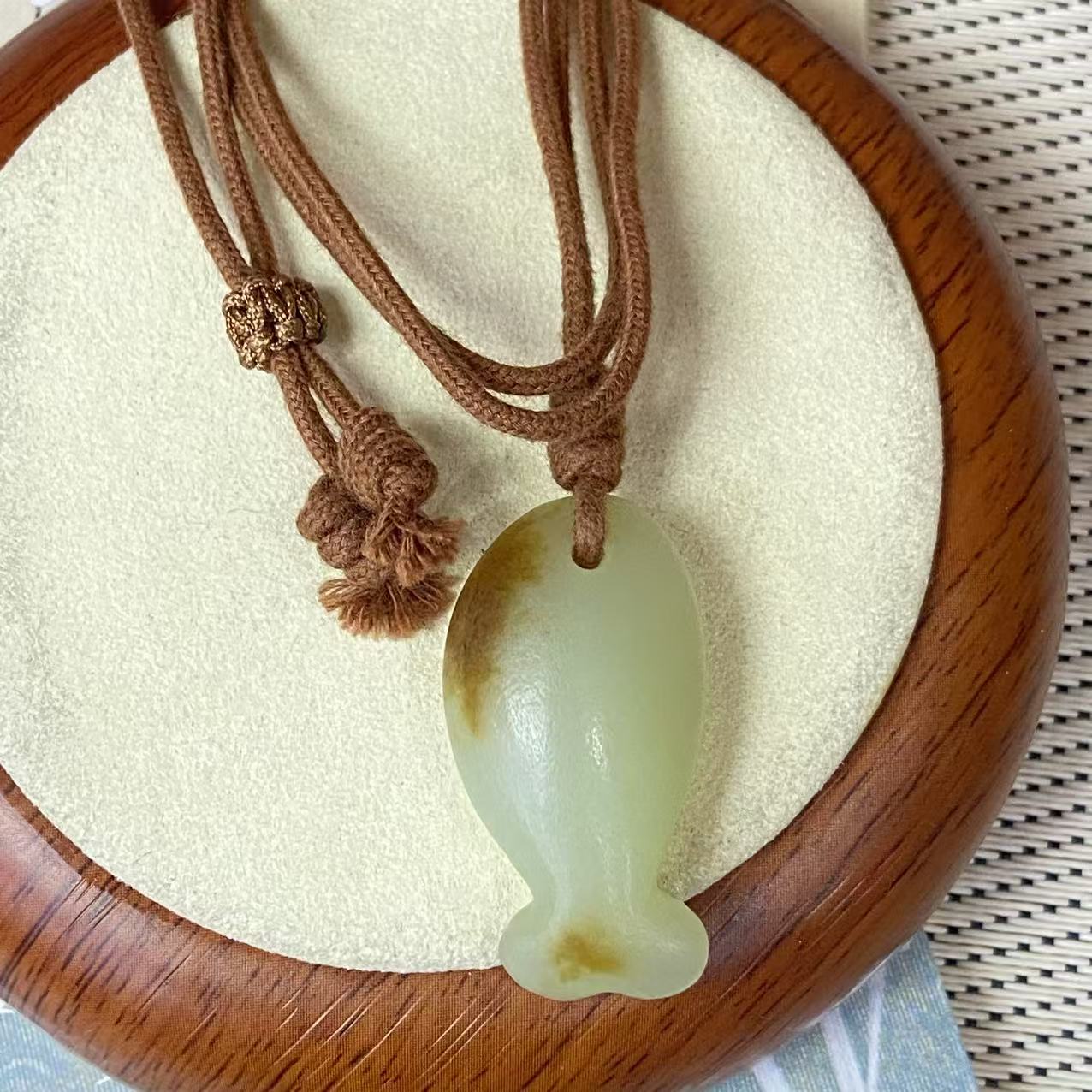 新疆和川玉文玩复古糖料鱼吊坠   ZSA117ABJJ008