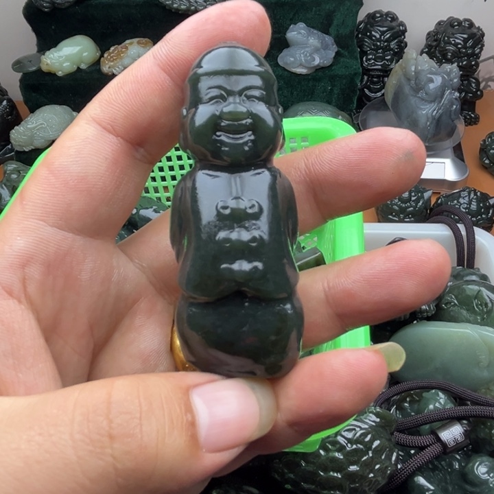 和田玉未镶嵌把件