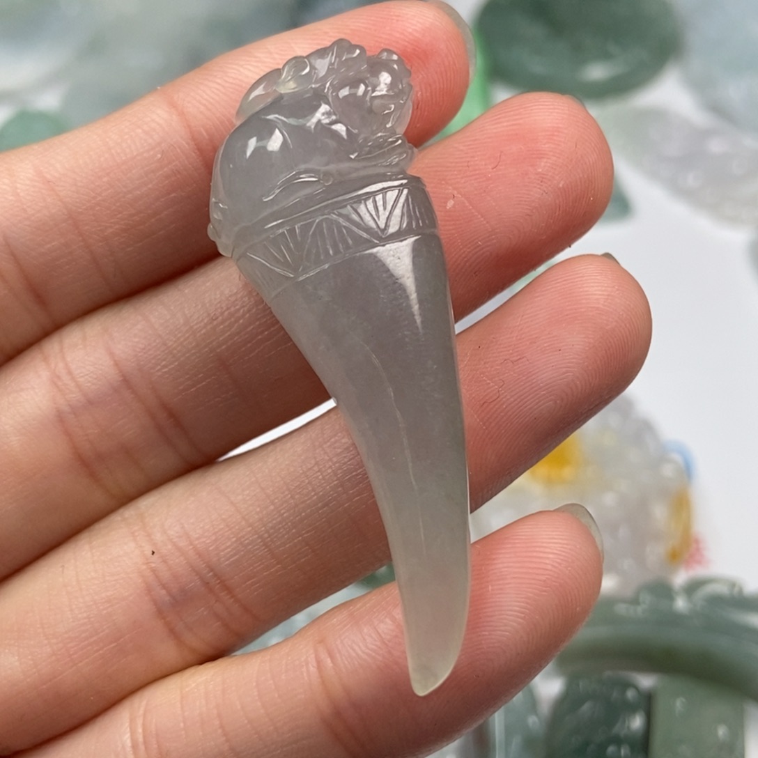 翡翠未镶嵌颈饰翡翠