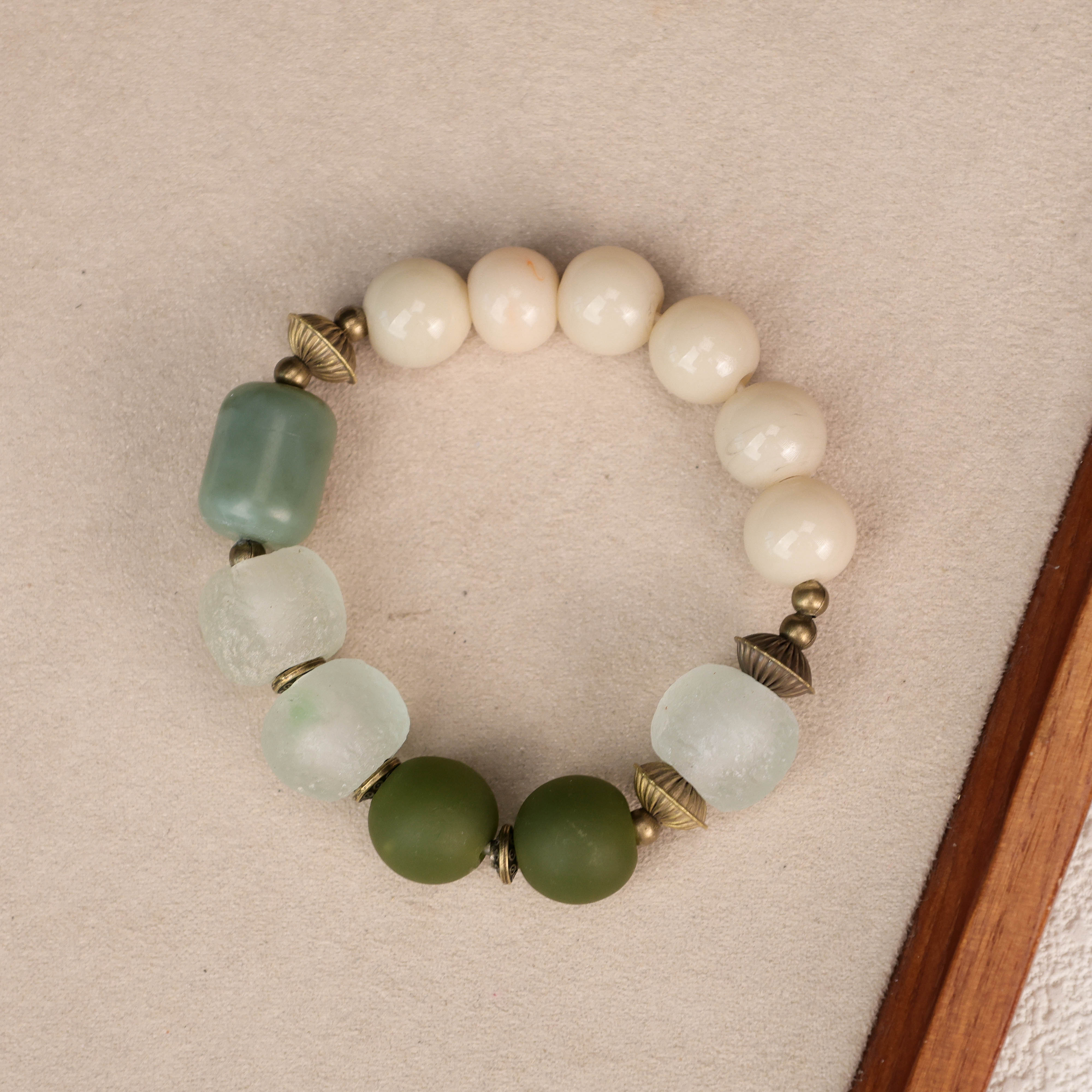 合金手链 LZ4096-1 霜华如梦椰子白墨绿色拒马河碎碎冰琉璃手串