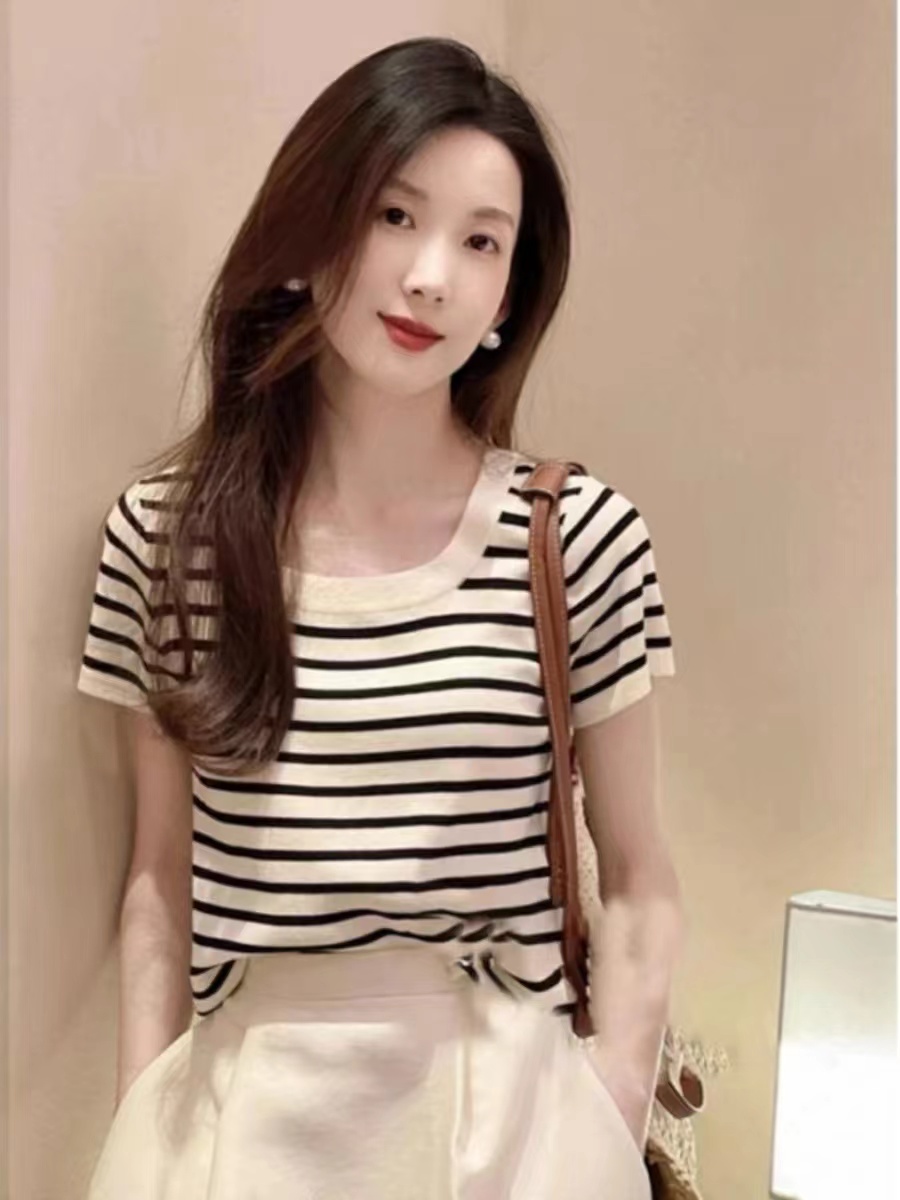 【现货】条纹上衣设计感小众2025新款夏季时尚修身百搭毛衣针织衫