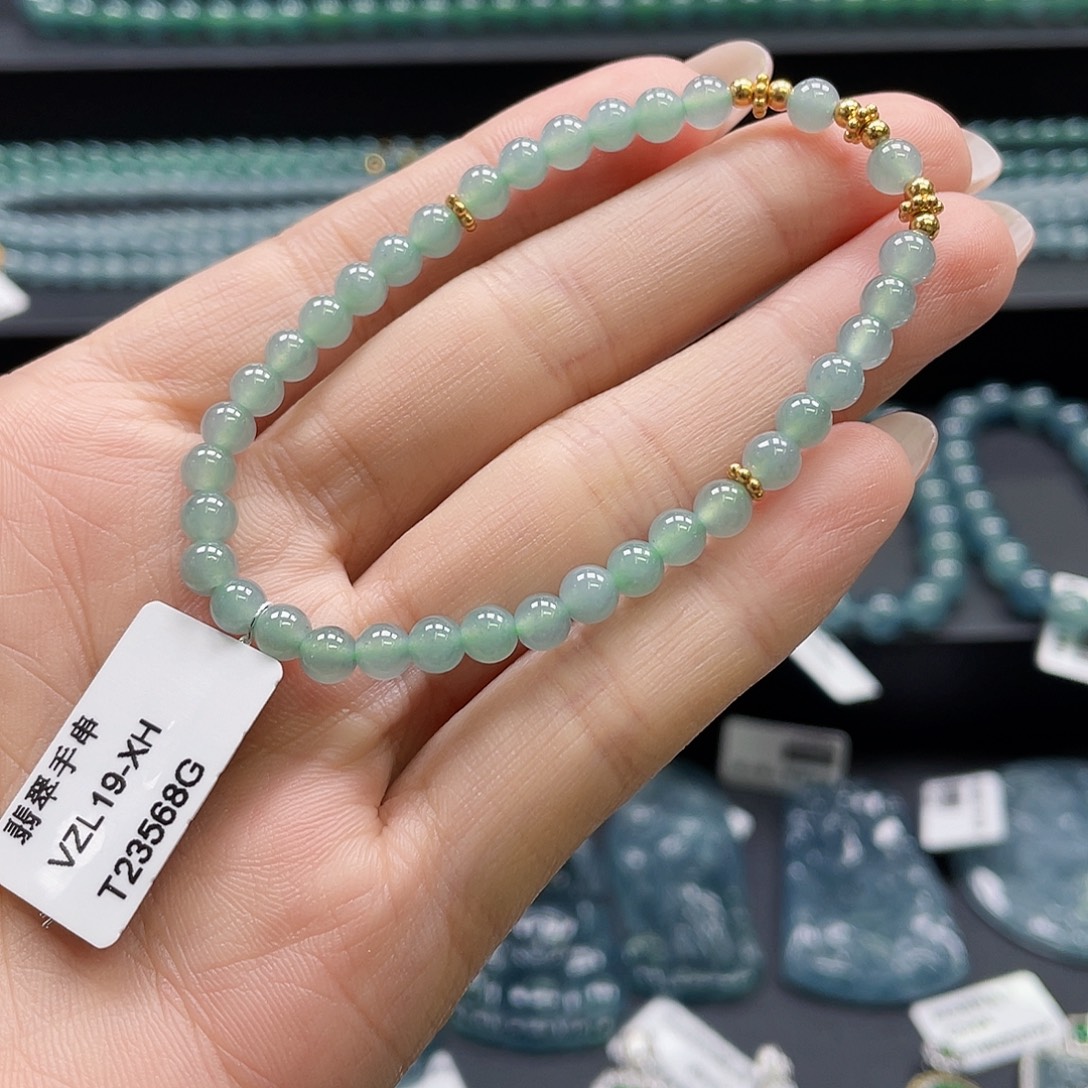 翡翠未镶嵌颈饰卡4.7