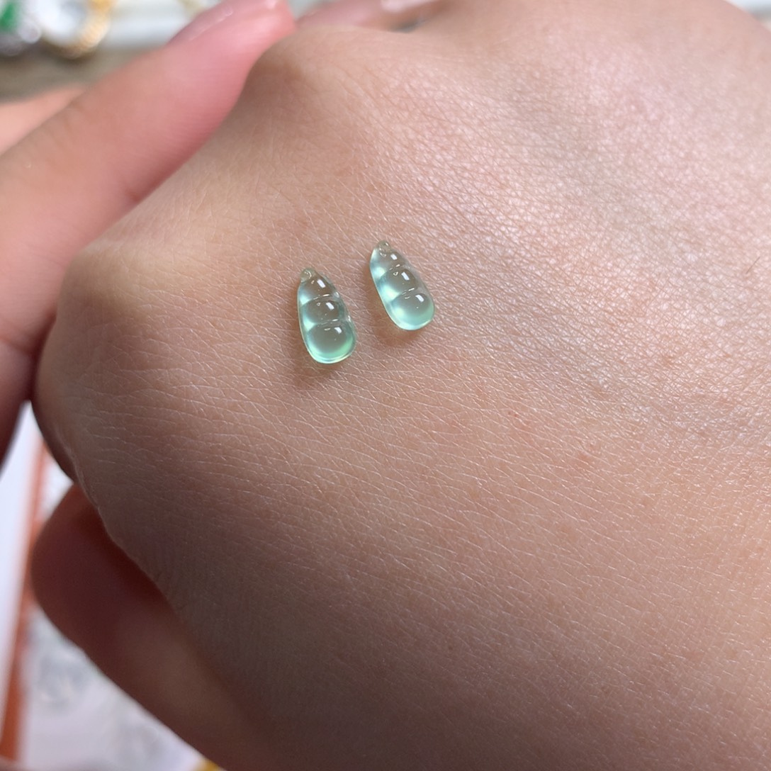 翡翠未镶嵌颈饰单个薄荷豆