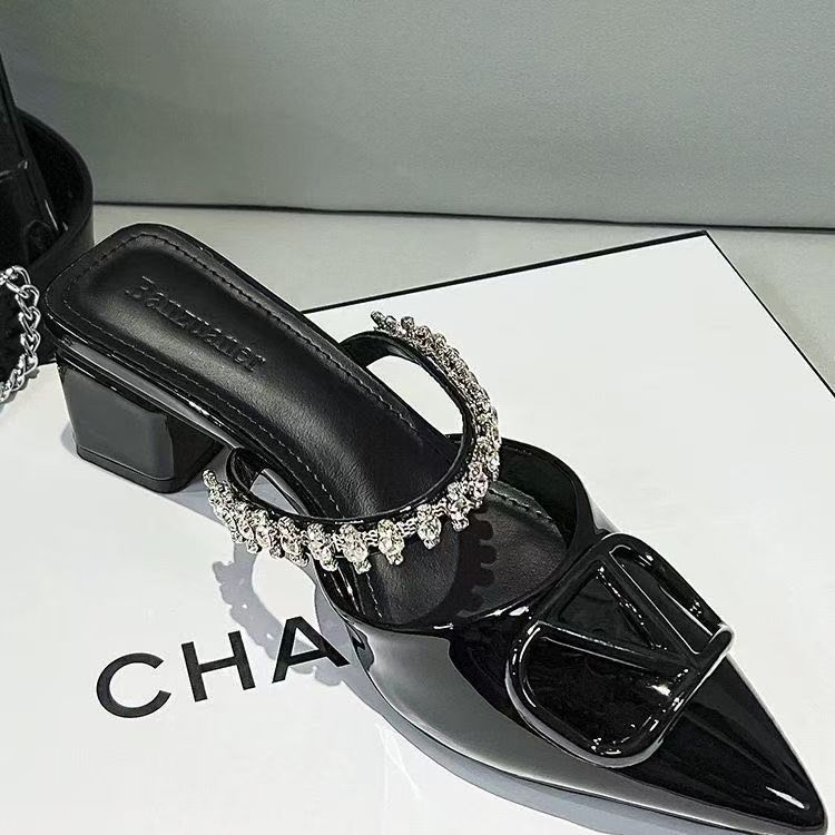 2025粗跟穆勒鞋仙女风凉拖小香风半拖鞋夏季尖头凉鞋漆皮包头女款