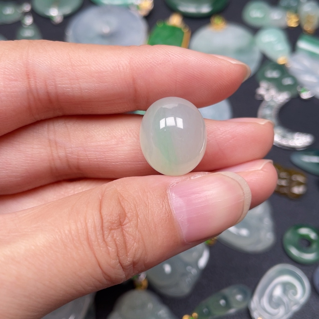 翡翠颈饰18K金镶嵌翡翠