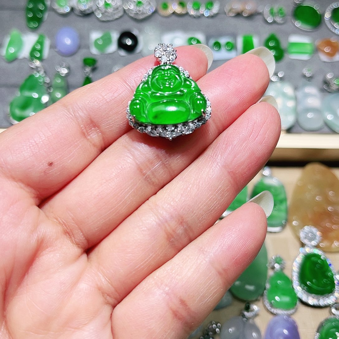 翡翠颈饰未镶嵌裸石