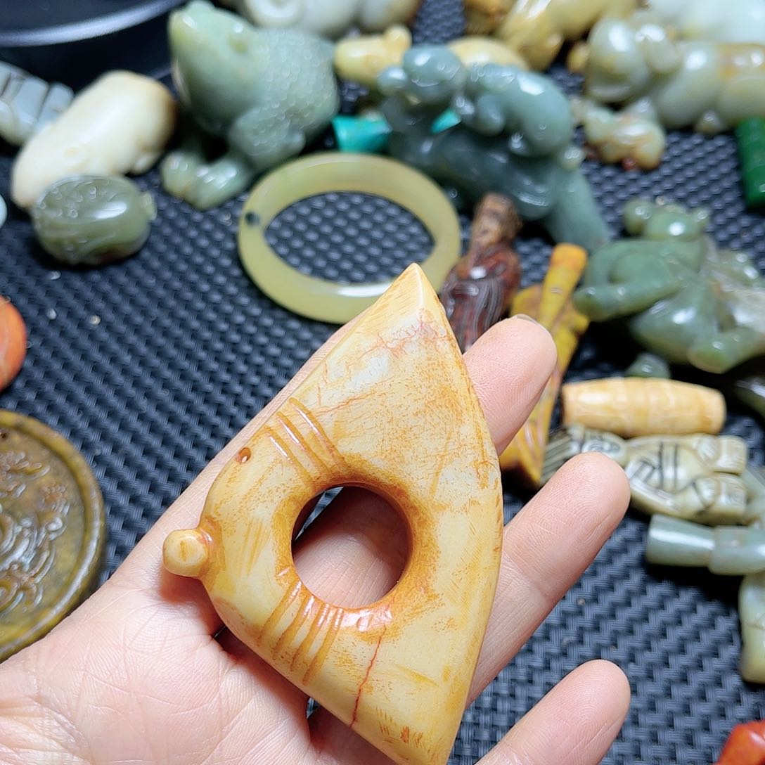 白玉菩提吊坠摆件