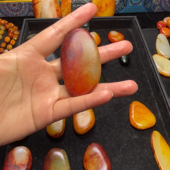 M***朱和田玉未镶嵌颈饰