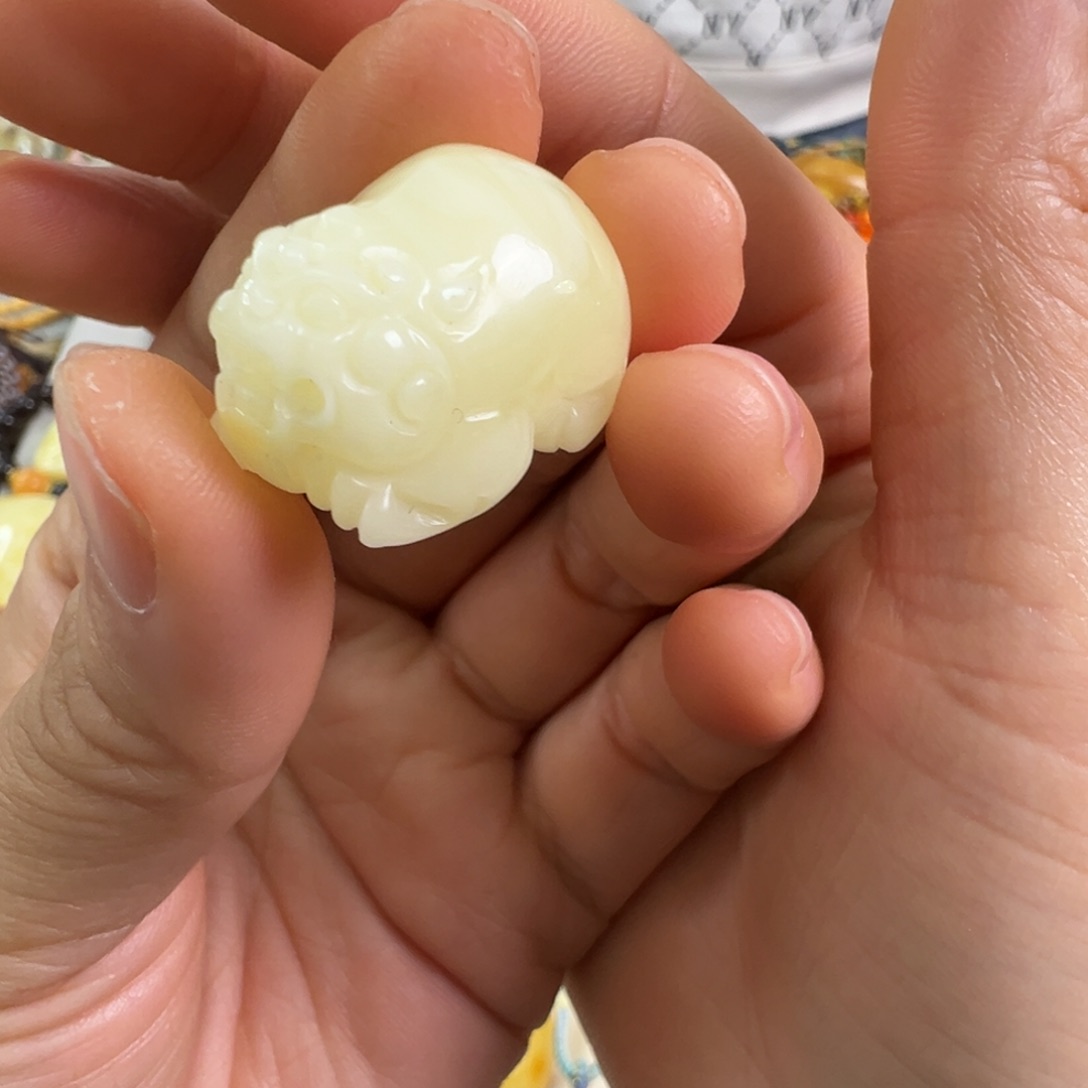 蜜蜡裸石未镶嵌蜜蜡