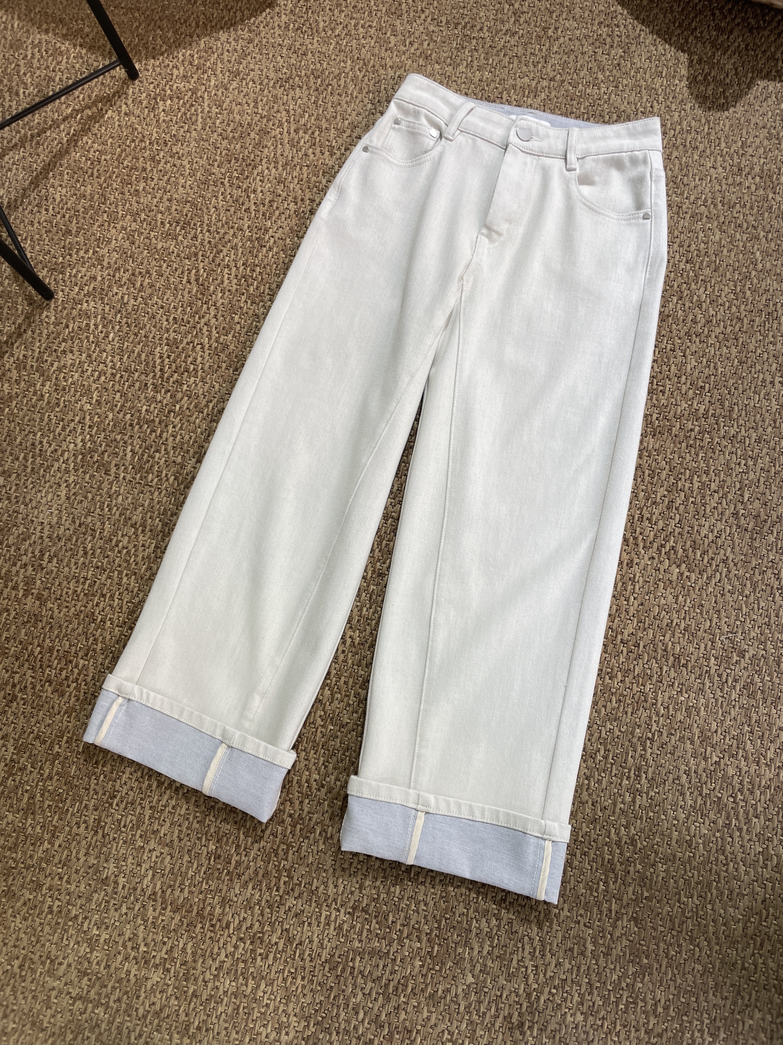 女款弹力高腰八分翻边直筒牛仔裤