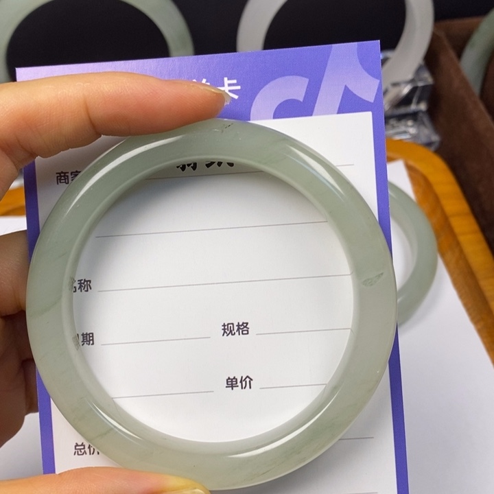 石英岩玉手镯未镶嵌姐***梪