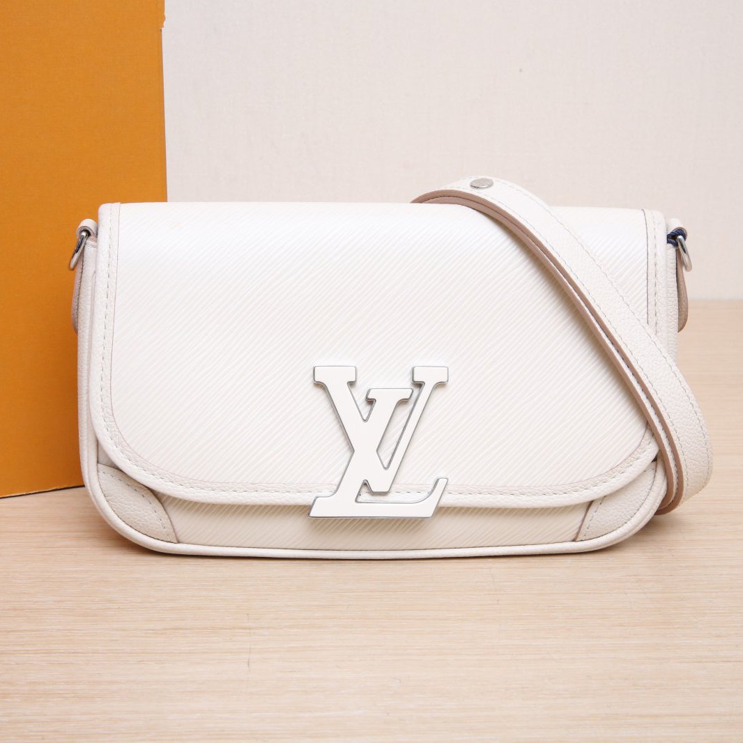 95新 Chanel/香奈儿 斜跨包 米白色 皮革C 芯片开 P205949202