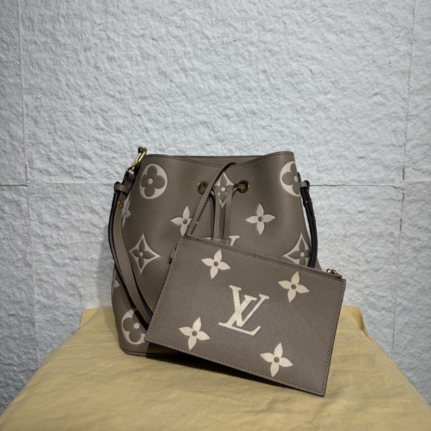 99新 LouisVuitton/路易威登 大象灰水桶包 芯片款