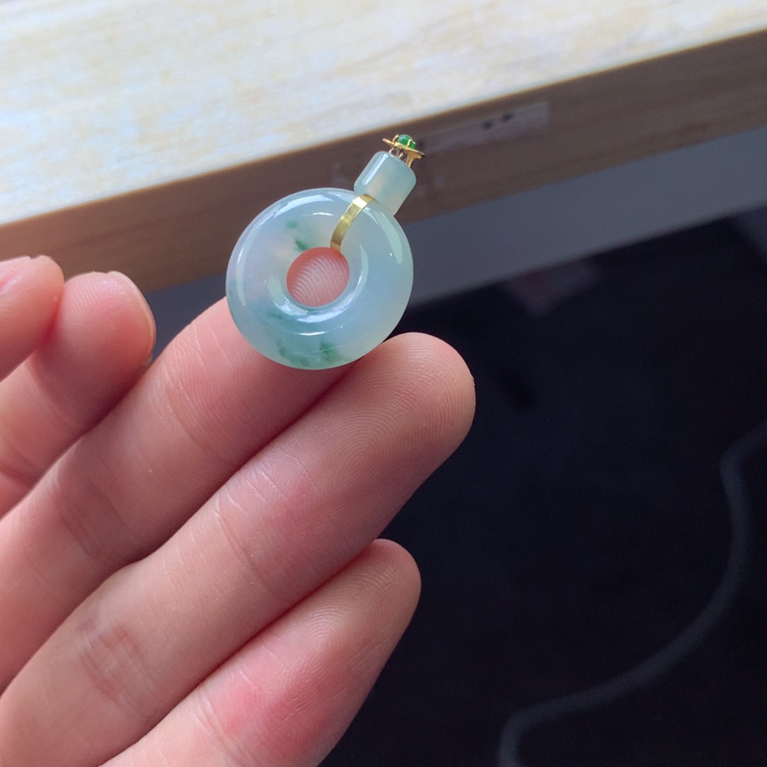 翡翠颈饰18K金镶嵌吊坠