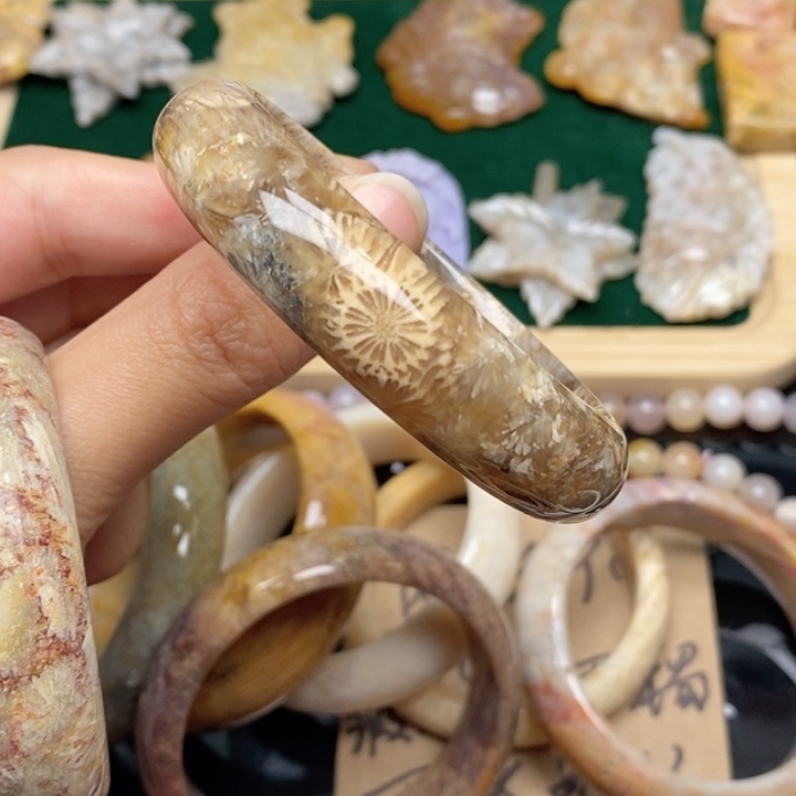 硅化珊瑚（珊瑚玉）手镯未镶嵌