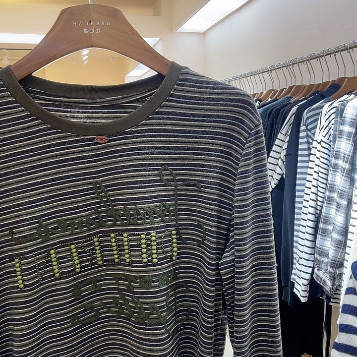 绿色横条纯棉衫搭配