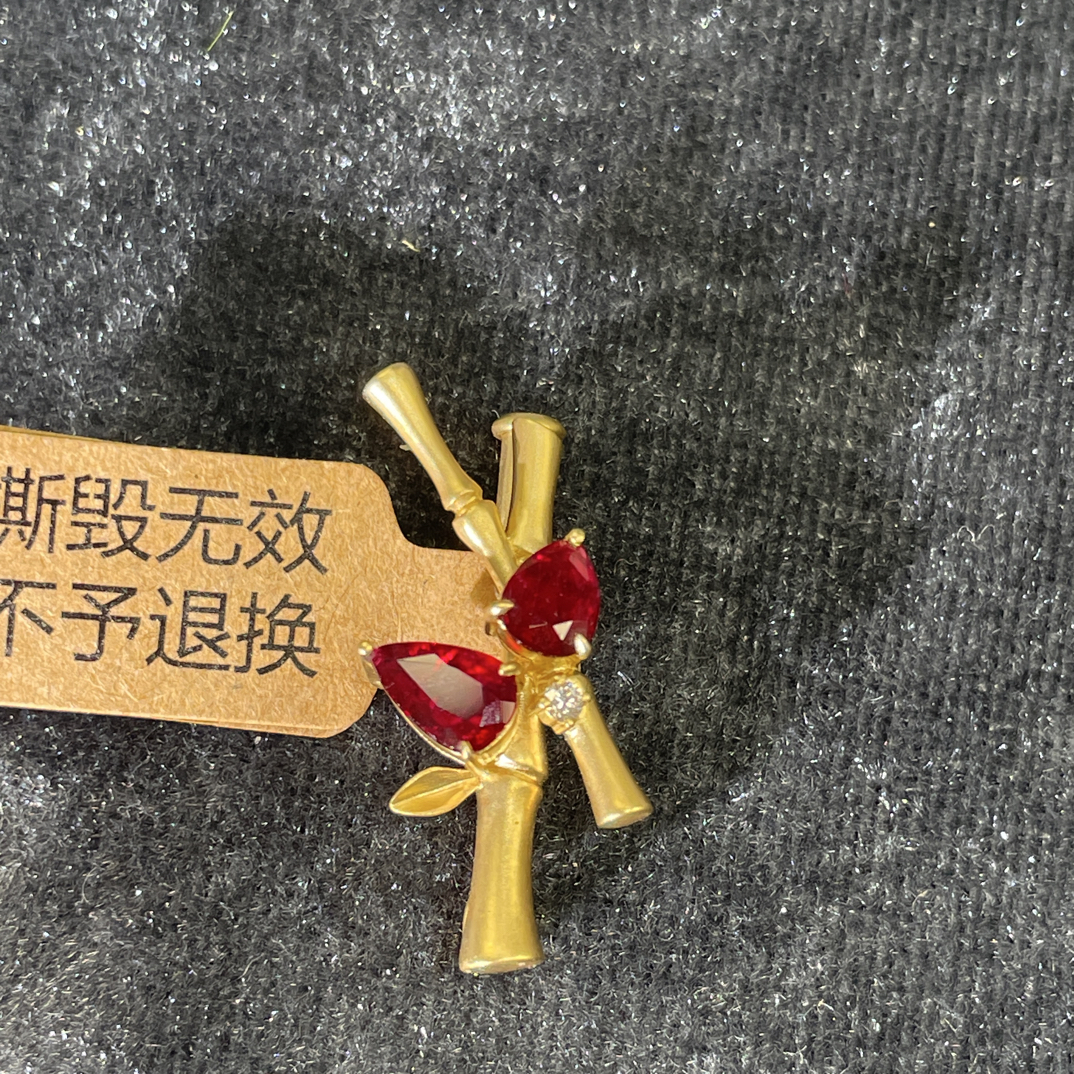 1.1CT天然红宝石18k胸针吊坠两用