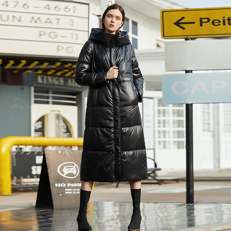 欧美风时尚女士羽绒服2025冬季加长加厚过膝修身收腰亮面连帽外套