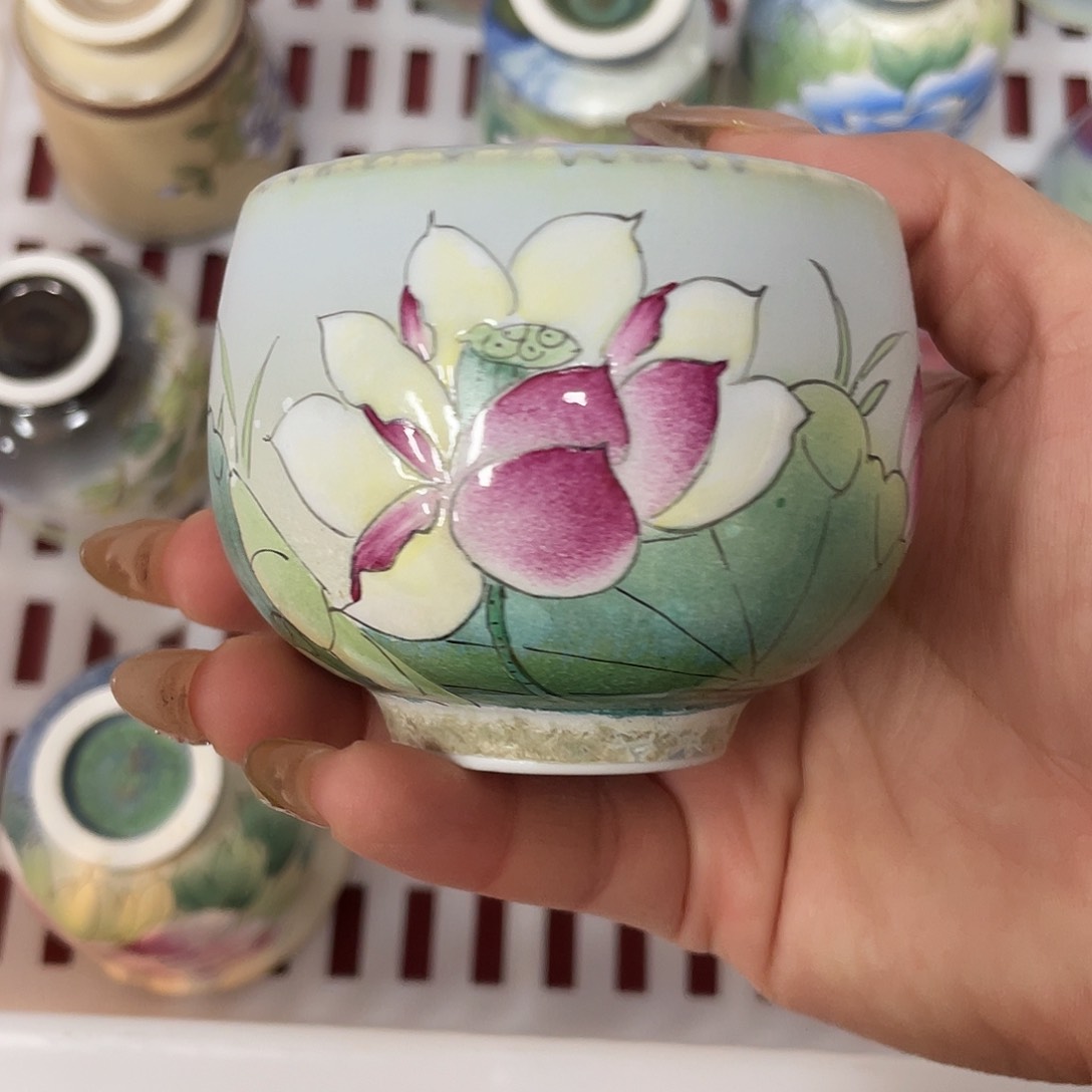 荷花。              