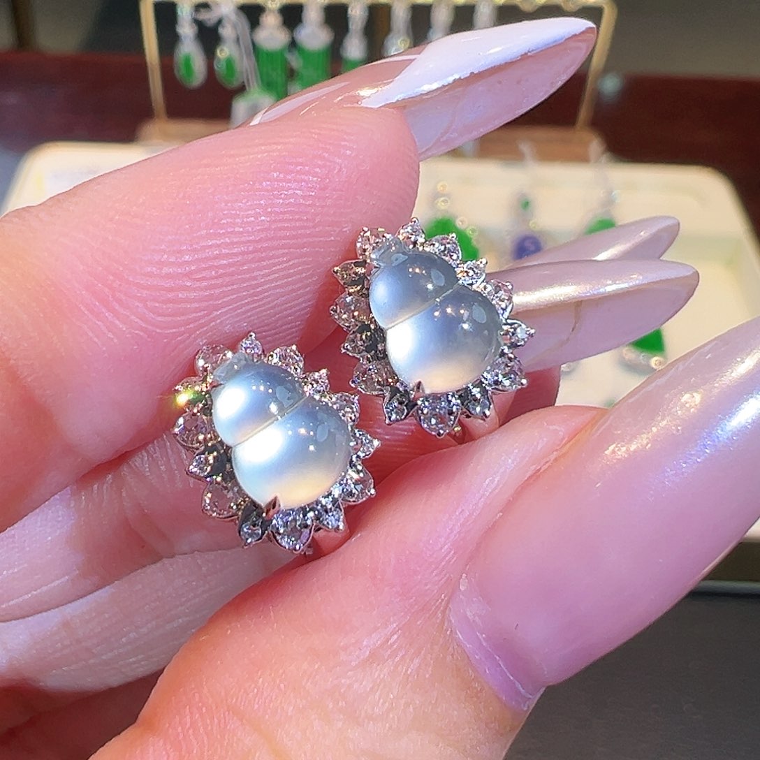 翡翠18K金镶嵌耳环翡翠