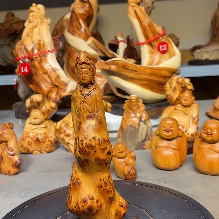 柏木太行崖柏观音摆件瘤疤