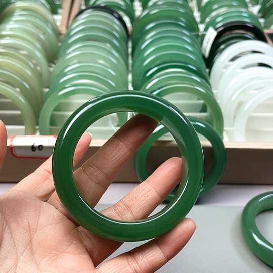 未镶嵌手镯东陵石猪***球