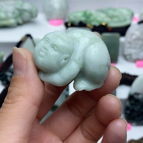 独山玉颈饰未镶嵌