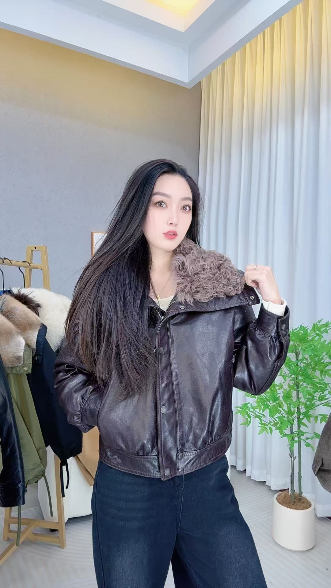 法式常规圆领极简风方领短款皮衣秋冬咖色