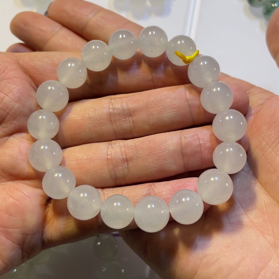 翡翠颈饰未镶嵌珠串