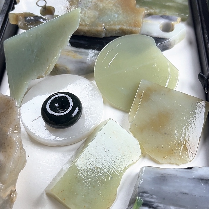 和田玉（糖玉）和田玉边角料9K金镶嵌囿**生