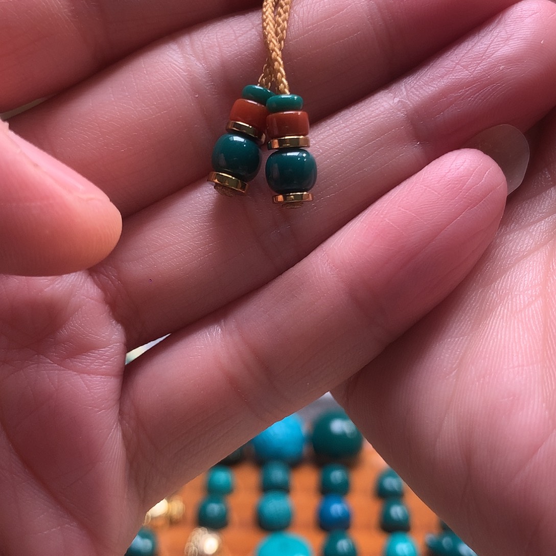 滕***飞琉璃/树脂/塑料类暴力蓝6mm8弟子珠