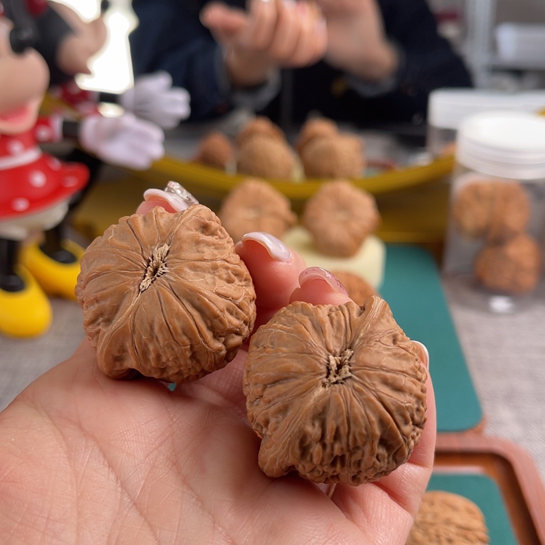 文玩核桃吊坠朱**:39铁锤