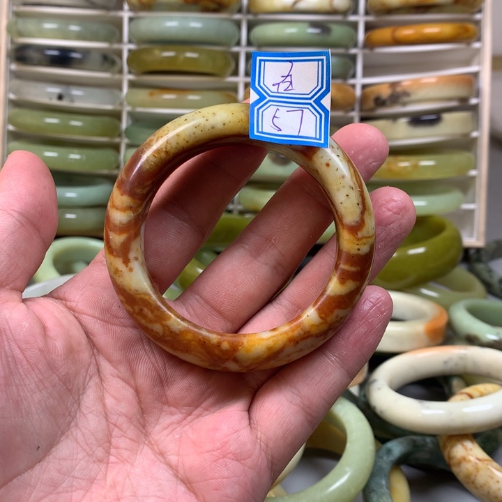 蛇纹石玉手镯未镶嵌白