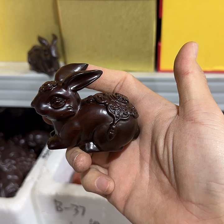 木黑檀木8福财兔一只