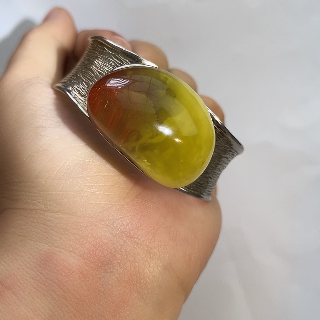 琥珀颈饰未镶嵌手镯