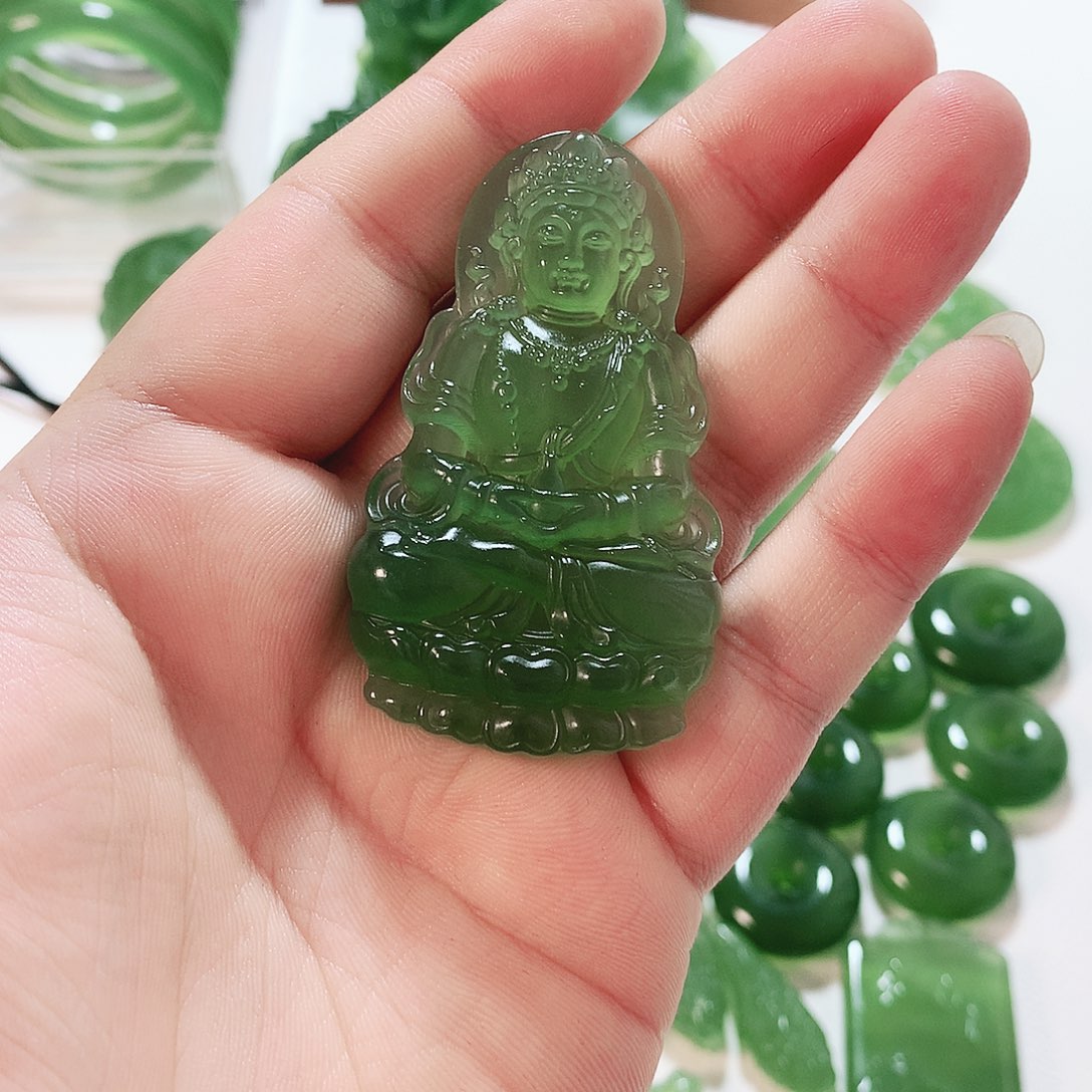 用***8蛇纹石玉未镶嵌挂件