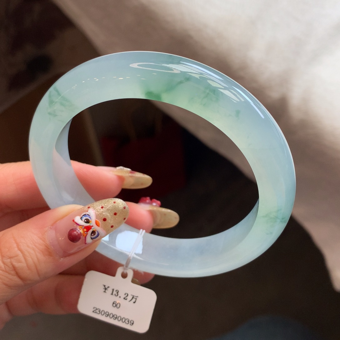 翡翠手镯未镶嵌60冰飘花正圈