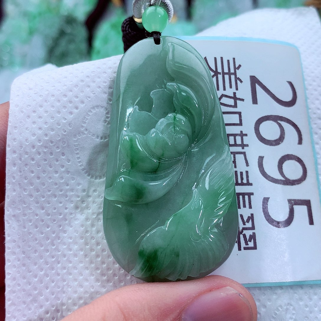吊坠(不含链)未镶嵌翡翠