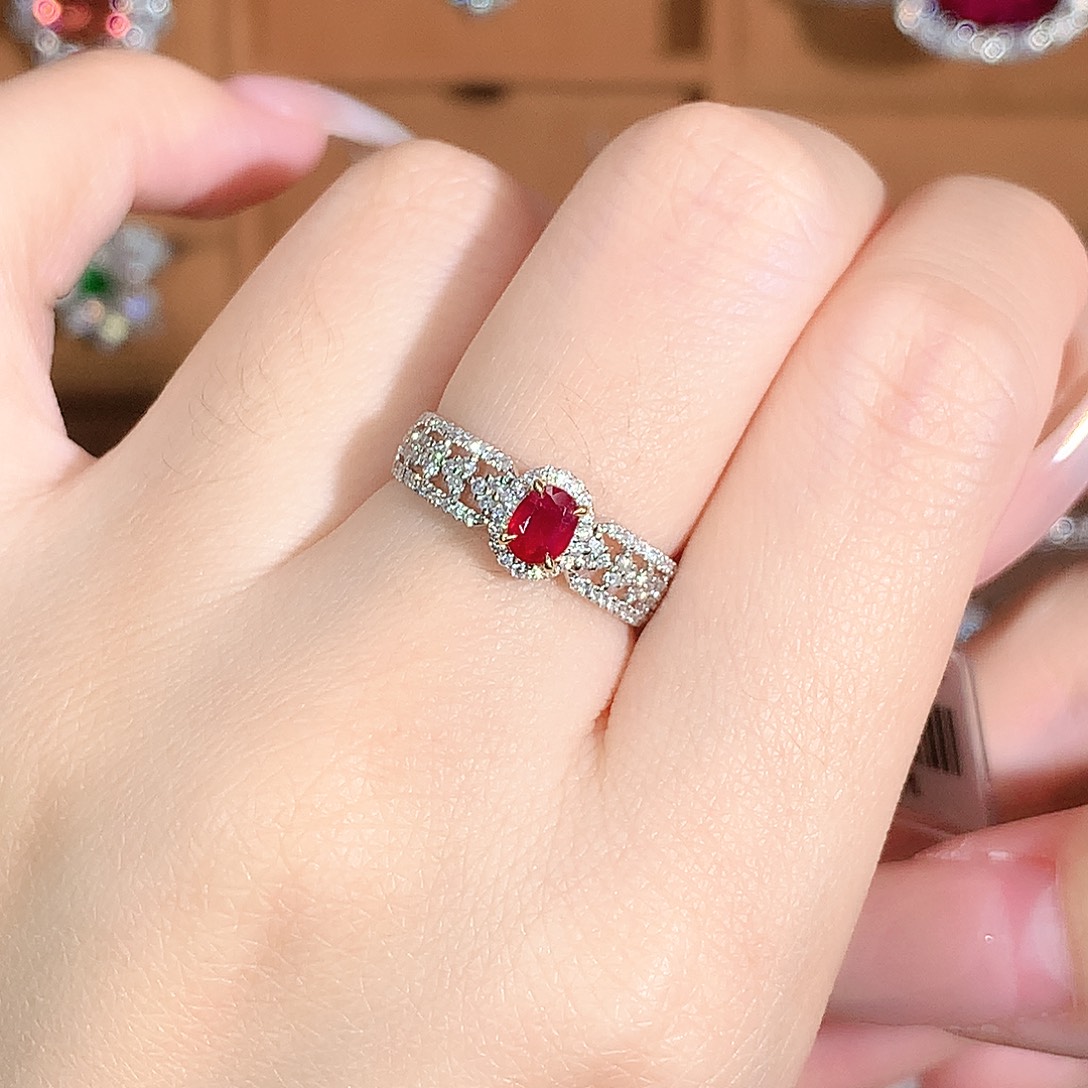 红宝石戒指18K金镶嵌0.3ct/天然宝石/七天无理由