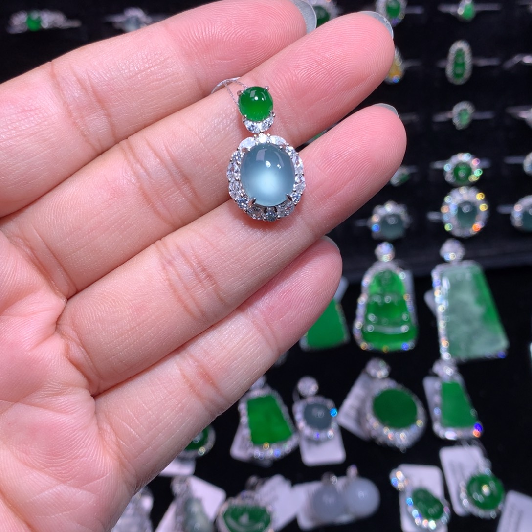 翡翠银S925镶嵌颈饰翡翠