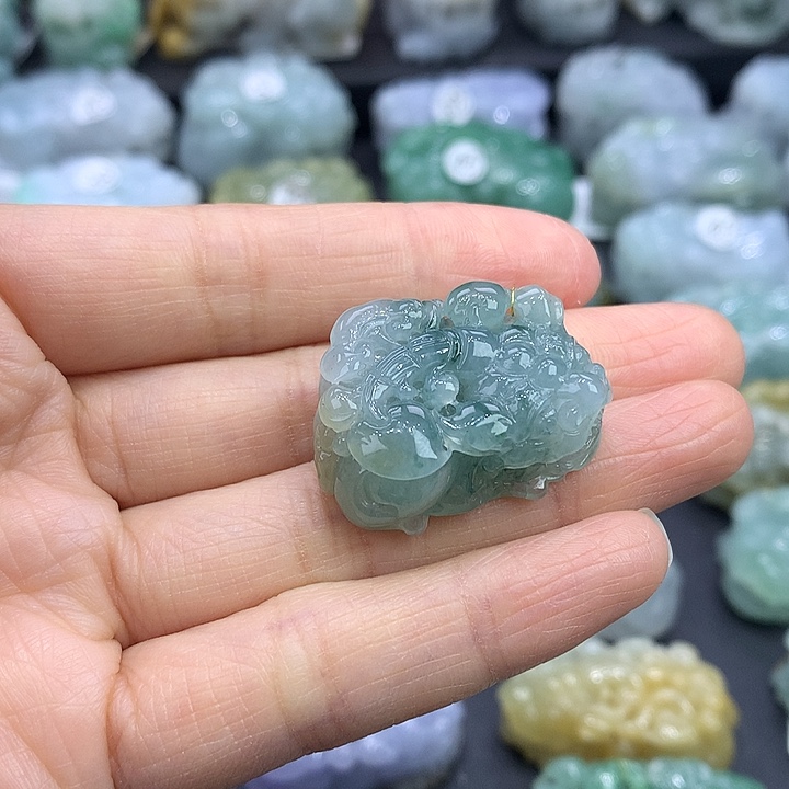 翡翠未镶嵌颈饰天然缅甸A货翡翠貔貅吊坠